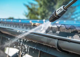 kelowna cleaning services gutter washing